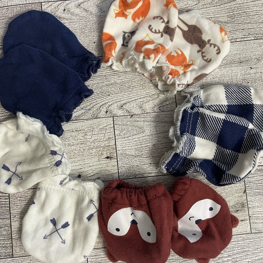 Woodland baby mittens
